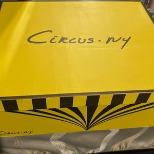 Darielle Lug Sole Chelsea Boot - Circus by Sam Edelman